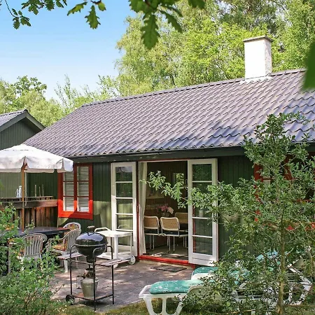 Dom wakacyjny Three-bedroom Holiday In Nexo 42 *